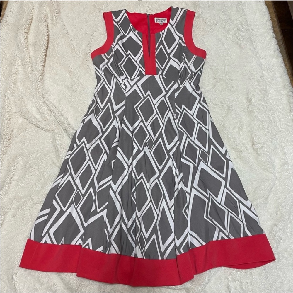 Gray / White sleeveless fit & flare dress with coral trim